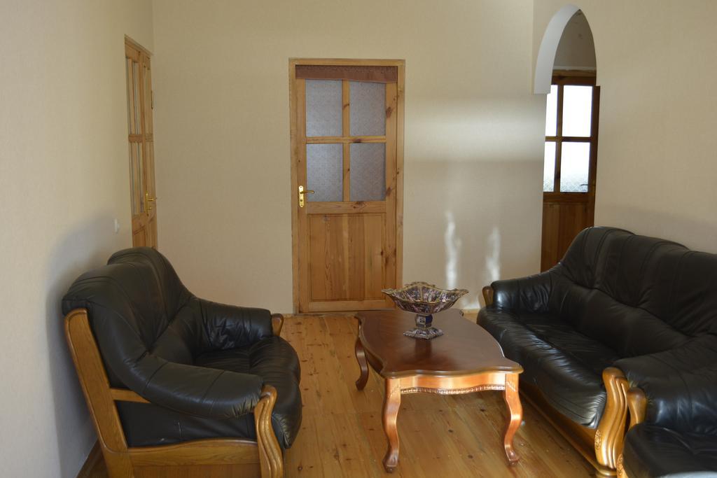 Hotel Zaza'S House Kazbegi Esterno foto