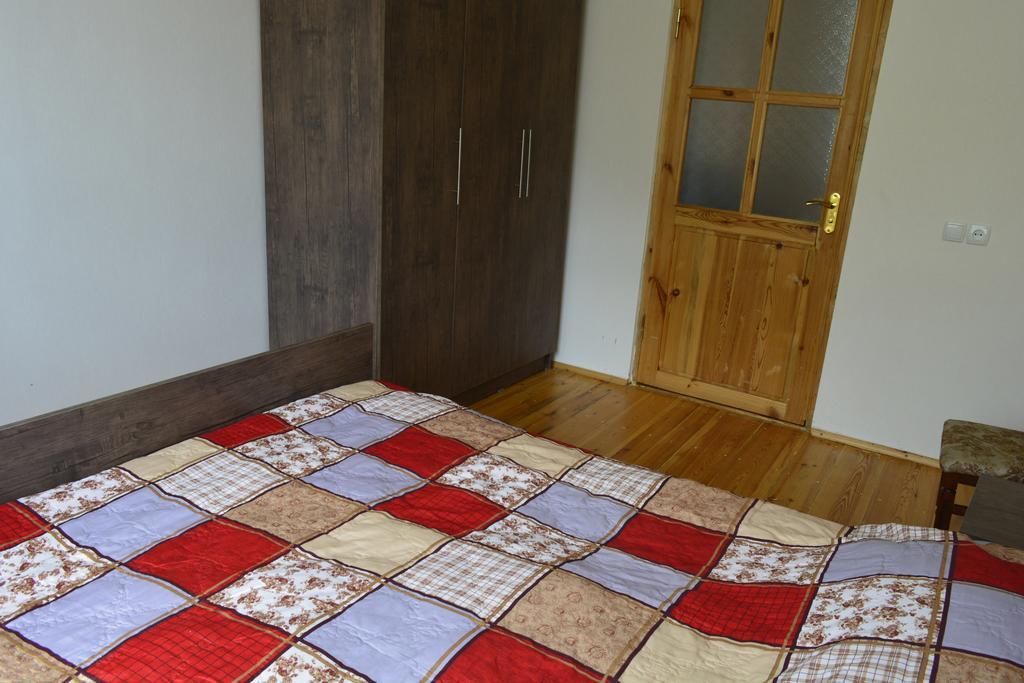 Hotel Zaza'S House Kazbegi Esterno foto