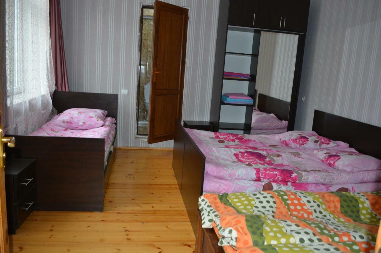 Hotel Zaza'S House Kazbegi Esterno foto